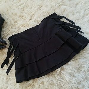 To The Max side buckle ruffle mini skirt, sz 9/10